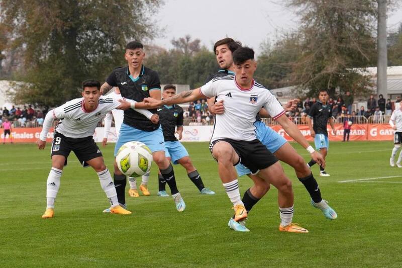 El joven delantero de Colo Colo partió a préstamo a Iberia de Los Ángeles.
