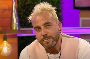 Tiene un claro simbolismo: Así es el ENORME nuevo tatuaje que se hizo Francisco Kaminski