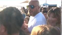 “Echemos la reja abajo”: Francisco Kaminski incita protestas afuera de la Gala Viña 2023 tras polémica de Carla Jara