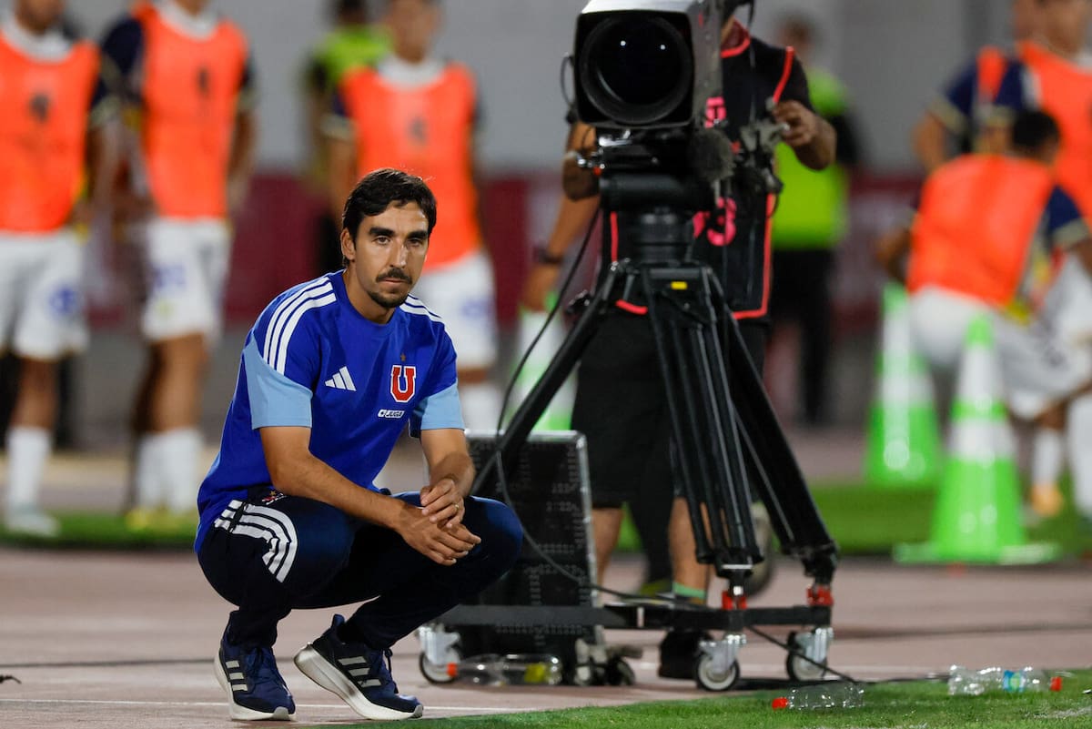 El entrenador no pudo con la presión de Universidad de Chile. Foto: Agencia Aton.