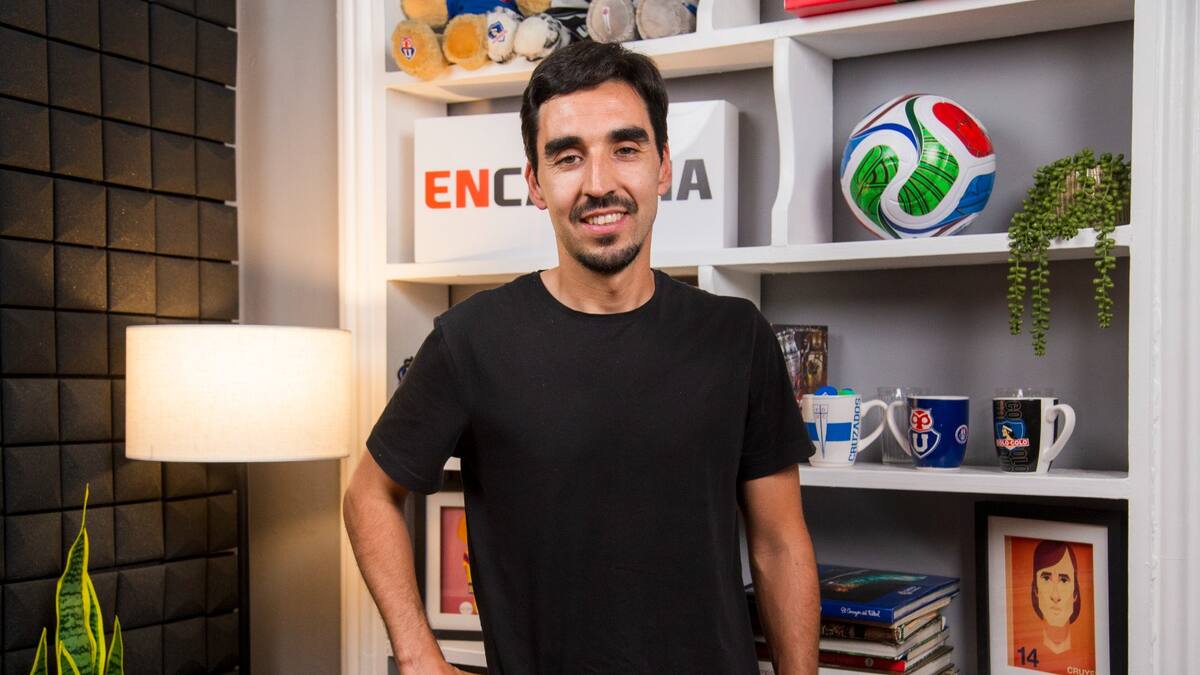 “Cuando me vine a Chile, Marcelo Bielsa habló con mi madre, porque yo era menor de edad, así que tenía que tener autorización”