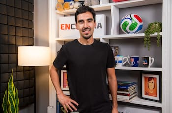 “Cuando me vine a Chile, Marcelo Bielsa habló con mi madre, porque yo era menor de edad, así que tenía que tener autorización”