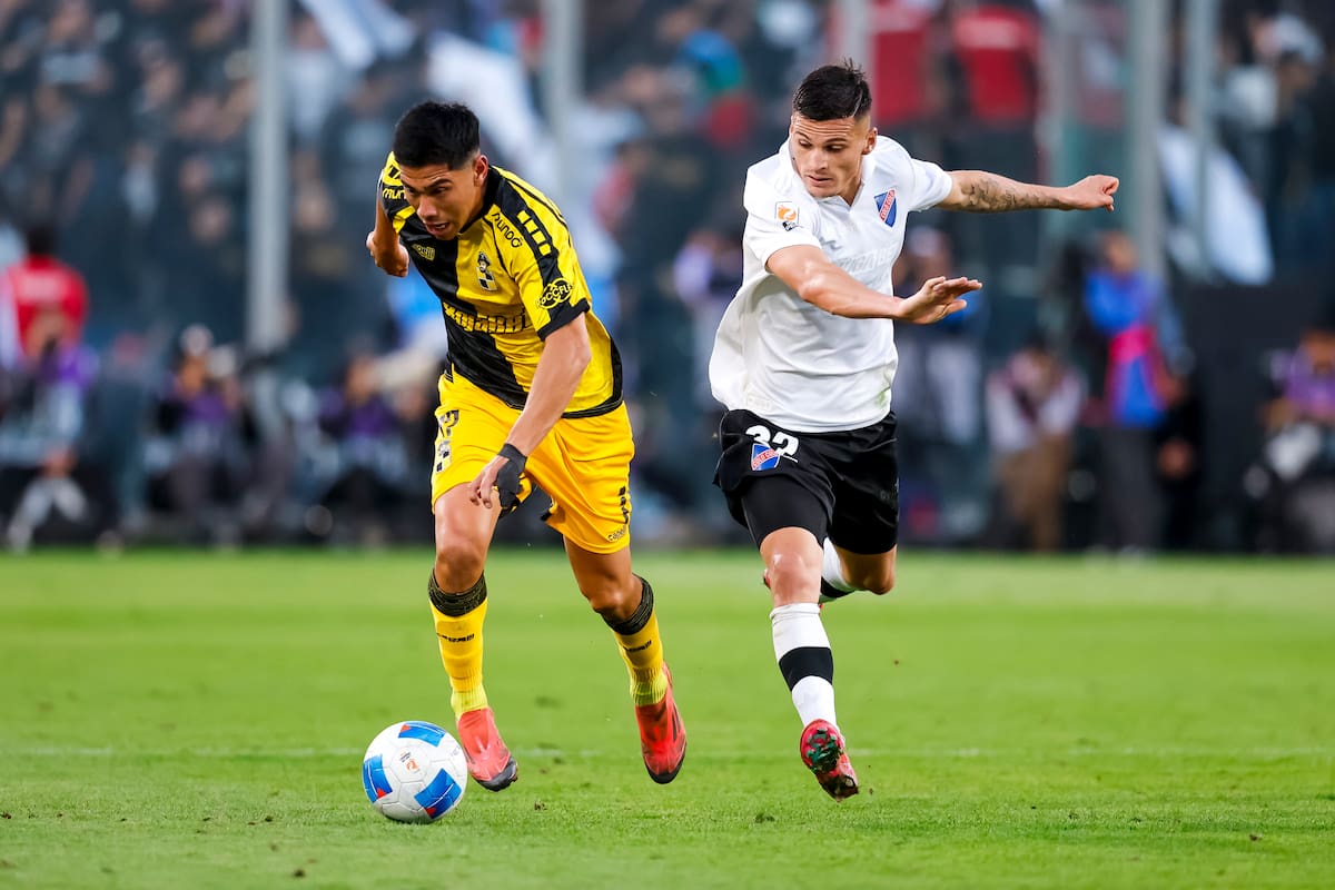 es de los mejores laterales del fútbol chileno y ya comienza a sonar en Colo Colo. Foto: Agencia Aton.
