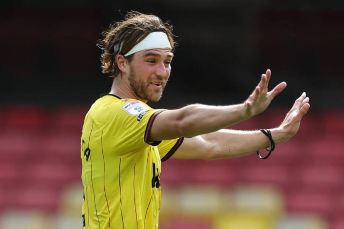 Francisco Sierralta vivió una verdadera odisea para jugar dos minutos por el Watford.