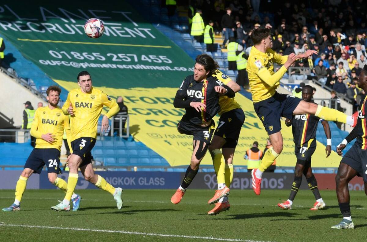 Sierralta tuvo un desafortunado regreso a la titularidad en Watford: ¿responsable del gol de la derrota?