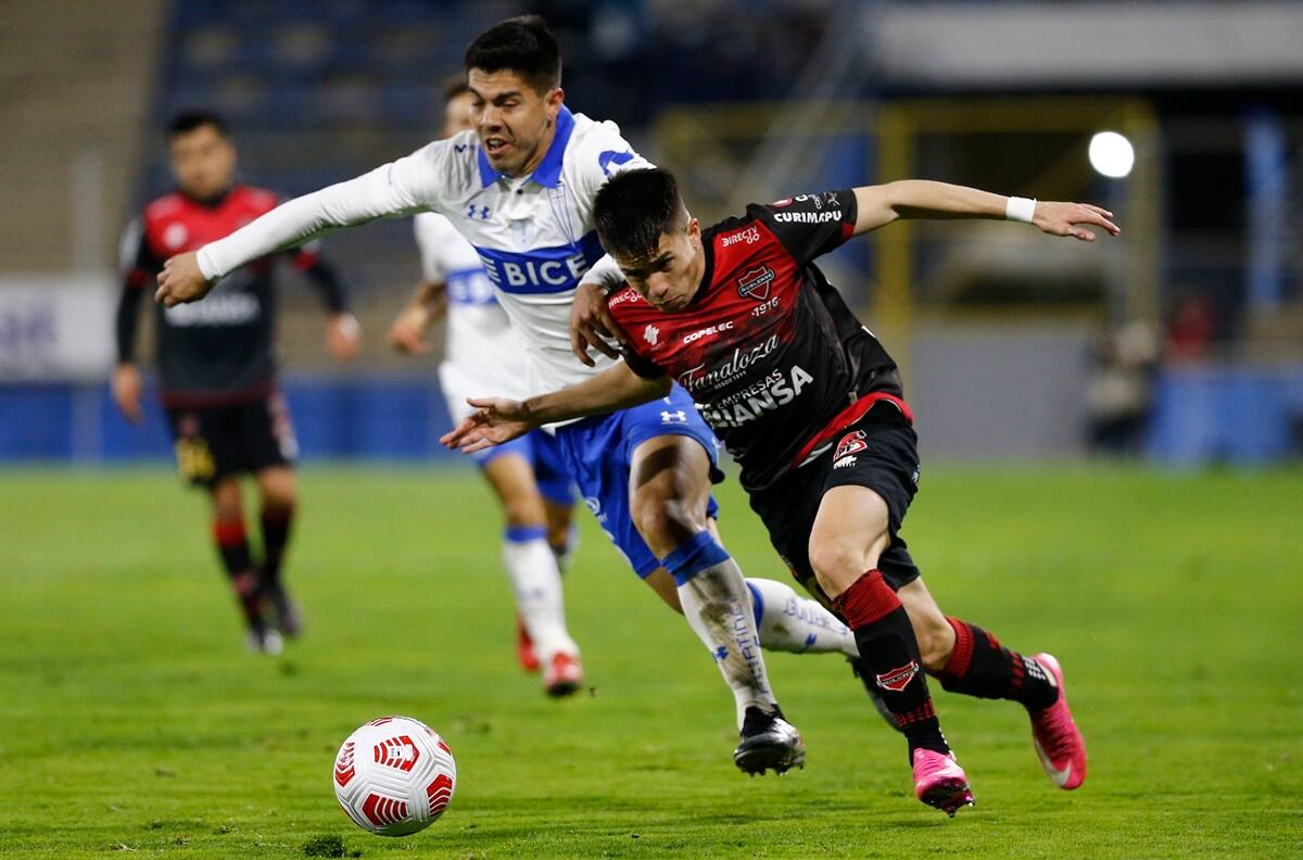 Los 3 jugadores que remecieron el mercado del fútbol chileno y volvieron del retiro