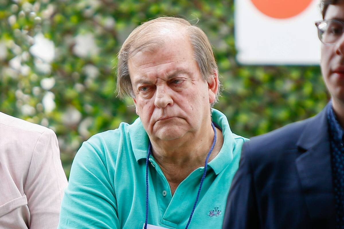 El exvocero de Gobierno renunció a la presidencia del directorio del canal estatal.