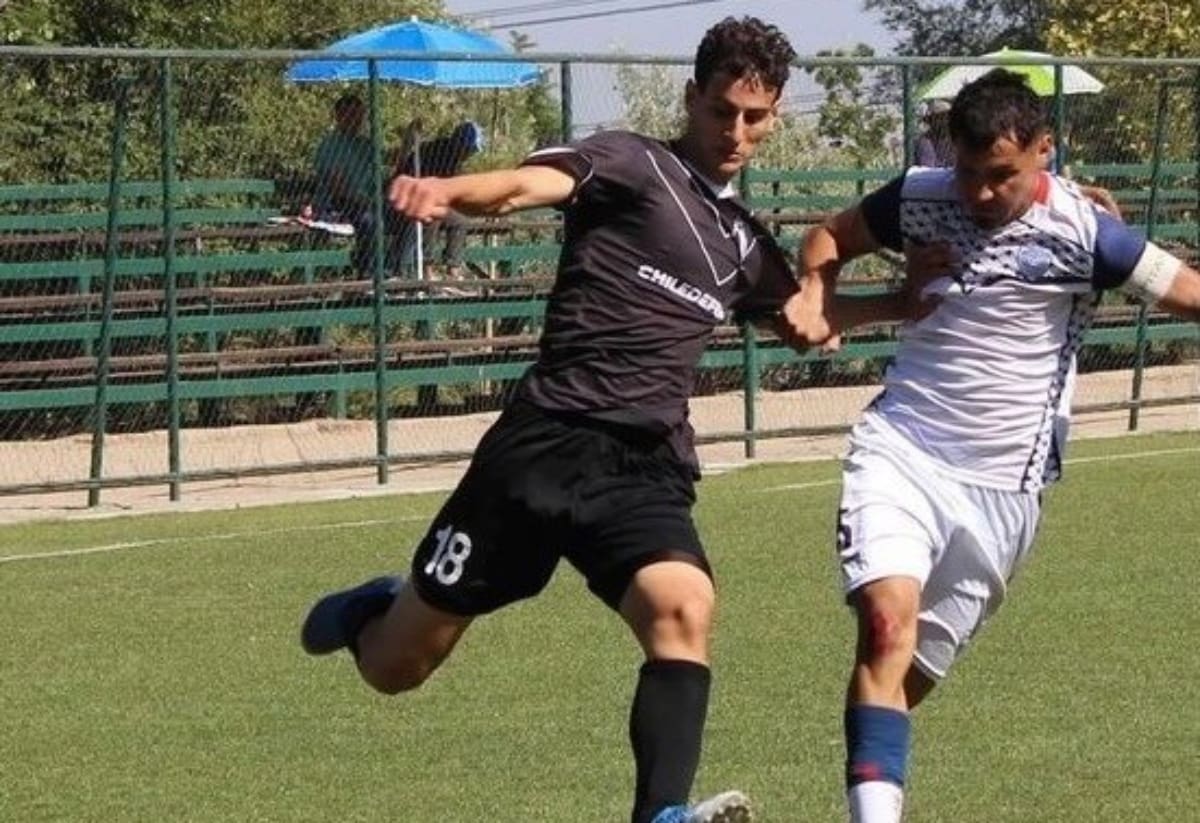 juega en Santiago Morning.