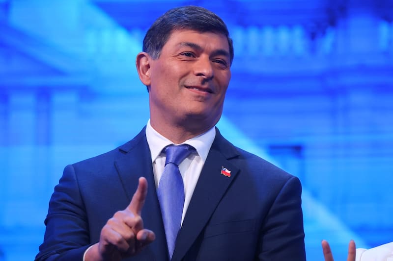 El candidato presidencial quiere a Rubén Martínez como Ministro de Deportes. Foto: Aton.