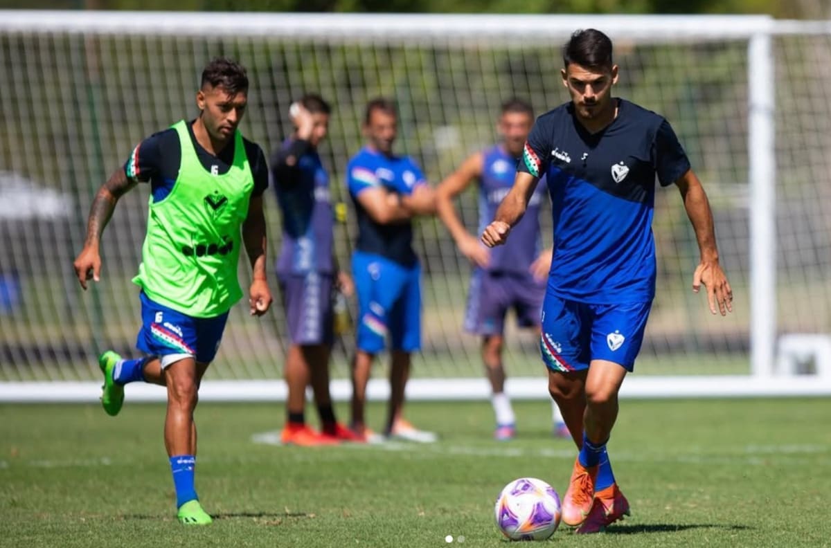 El volante chileno Franco Vega se despide de Vélez Sarsfield y parte a Segunda División