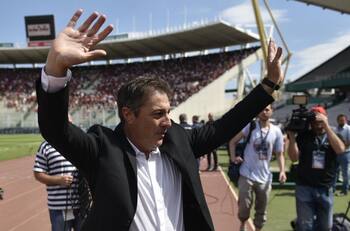 Rodrigo Echeverría se reencontraría en Argentina con su extécnico en la U