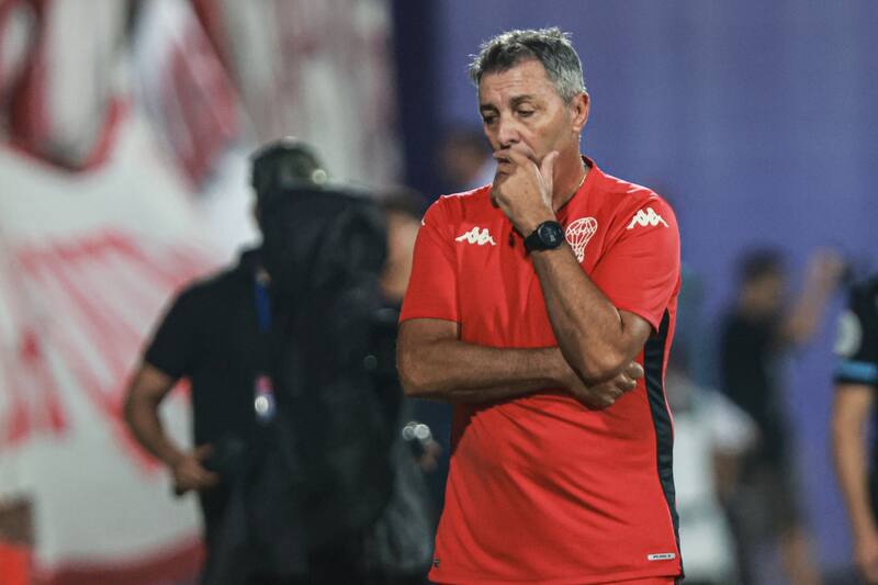 , entrenador de Huracán. Foto: Agencia Aton.