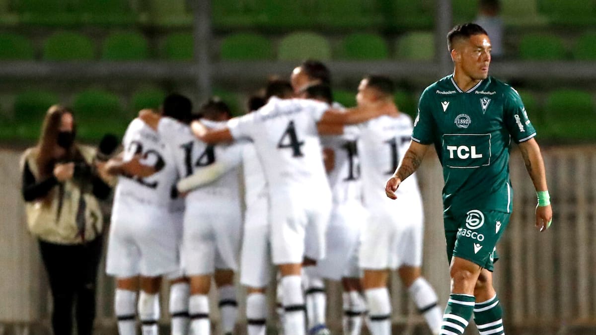 “Wanderers contrataba futbolistas que no rendían y tenían privilegios como casa en Concón; venían de vacaciones”