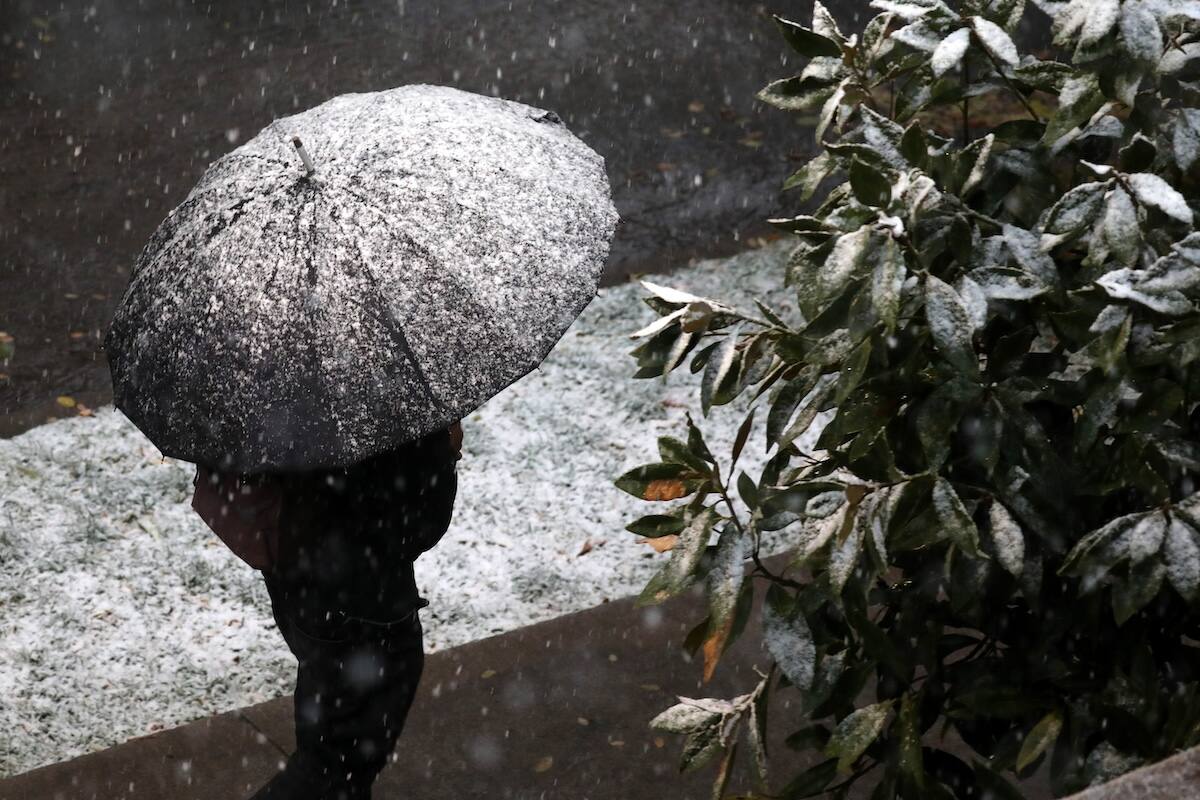 EL pronóstico incluye chubascos de nieve.