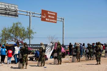 Chacalluta: Migrantes intentan cruzar la frontera hacia Perú y alcalde de Tacna emplaza a Presidente Boric