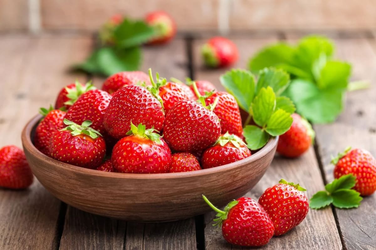 De manera sencilla puedes alargar la vida de esta exquisita fruta primaveral. Créditos: Meteored.