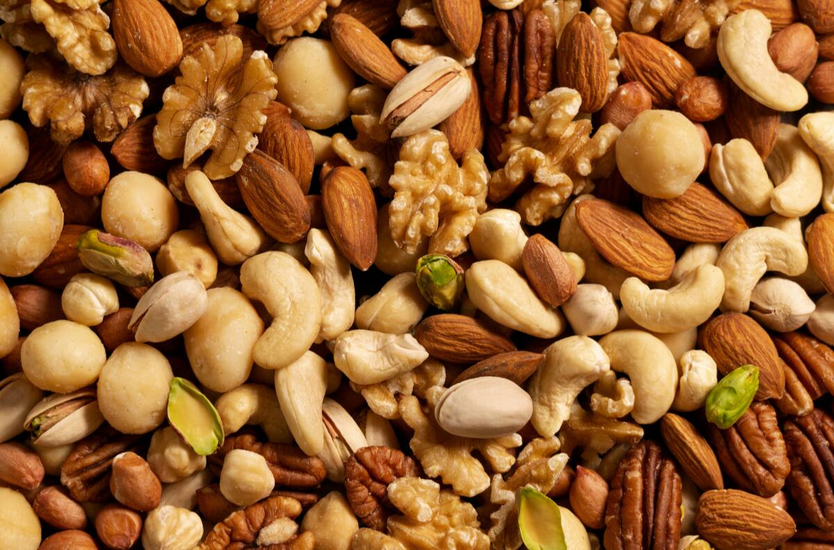 Las ventajas desconocidas de comer frutos secos regularmente según Harvard