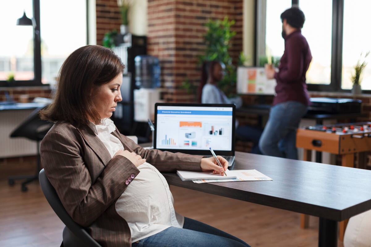 Conoce la duración que tiene este beneficio para trabajadoras embarazadas.