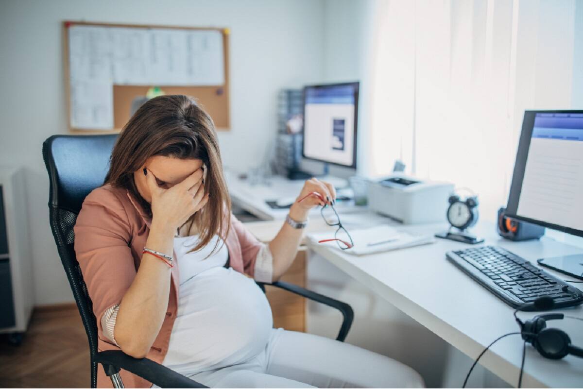 El Fuero Maternal es un mecanismo de protección para las mujeres embarazadas que no permite que el empleador las despedida en un cierto periodo. Créditos: Canva.
