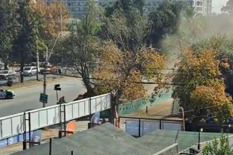 El incidente obligó a la evacuación y cierre de calles en el sector.