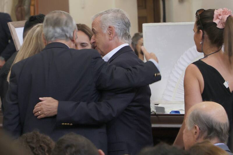 La familia le dedicó emotivas palabras al cantante. Créditos: Aton