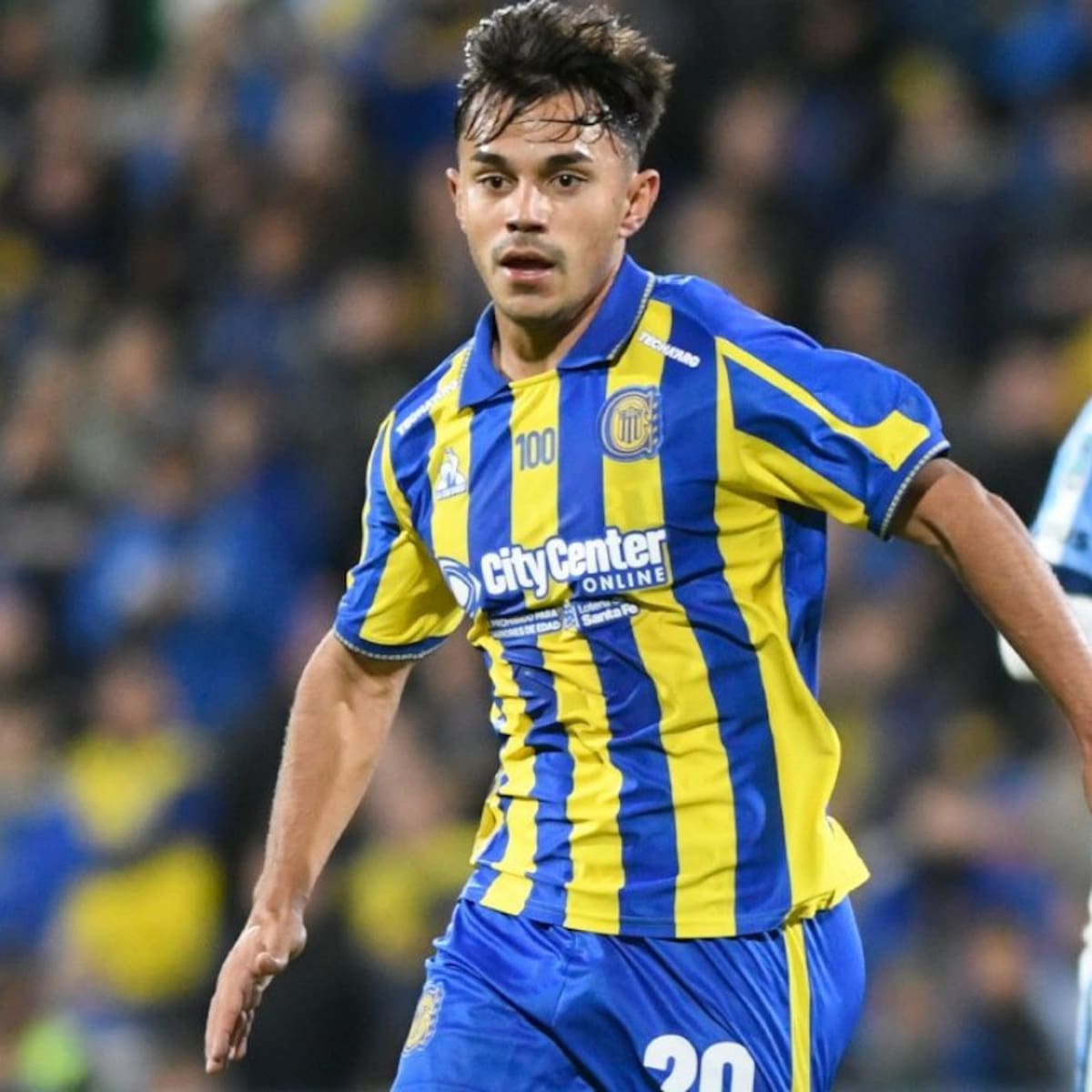 De “Que no vuelva” a “Chileeeno”: Cómo Vicente Pizarro se echó al bolsillo al hincha de Rosario Central