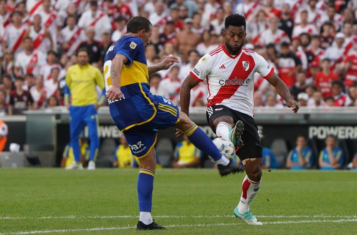 ¿Afectará al fútbol chileno? El sorpresivo cambio en el mercado de fichajes en Argentina