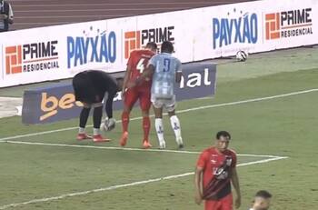 VIDEO | Ojo: ya se aplica la ley que castiga a los arqueros que hacen tiempo