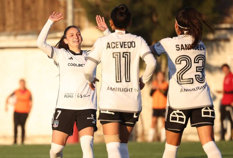 Colo Colo goleó y se mantiene líder en el fútbol femenino. Foto: @colocolo.
