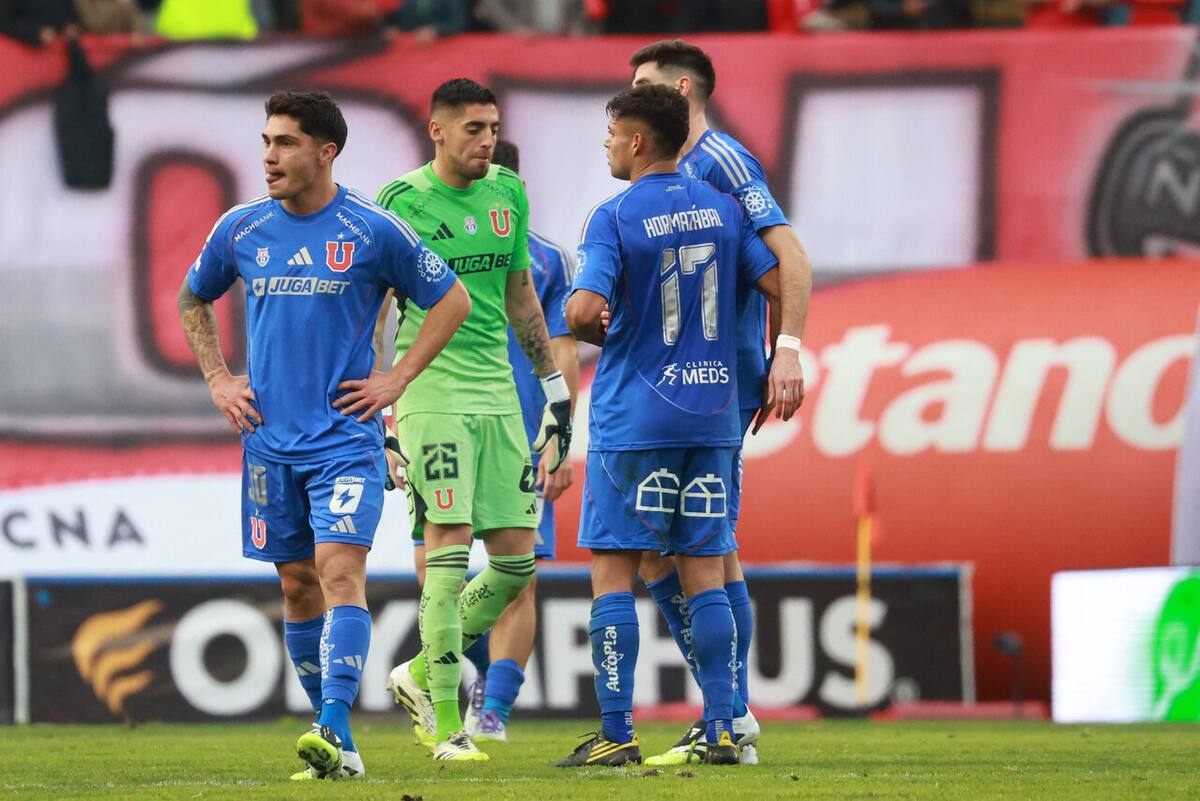 Hinchas de la U se cansan y piden la salida inmediata de este jugador tras el empate ante Ñublense. Foto: Aton.