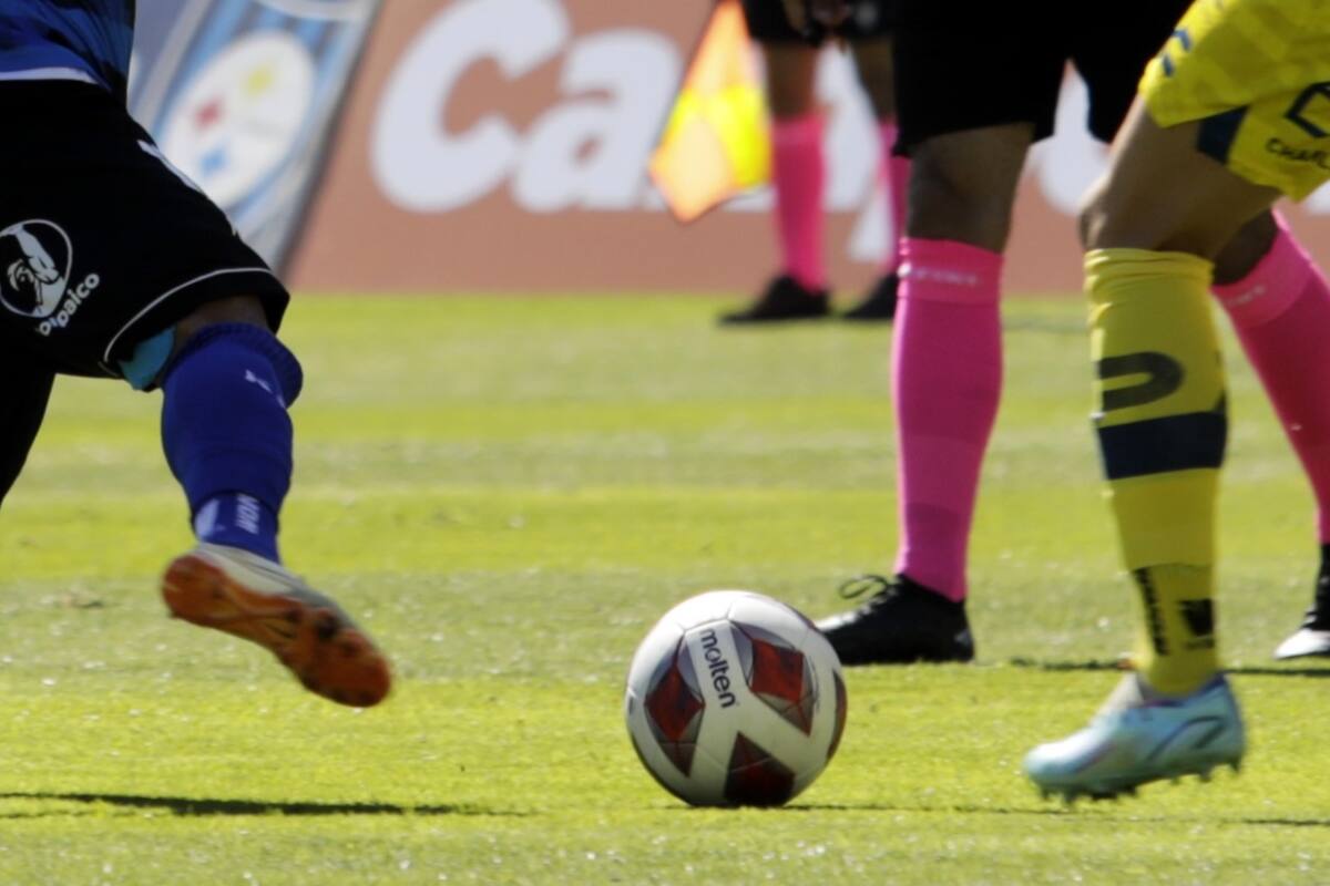 El fútbol chileno entrará en receso por la fecha FIFA. Crédito: Agencia Aton.