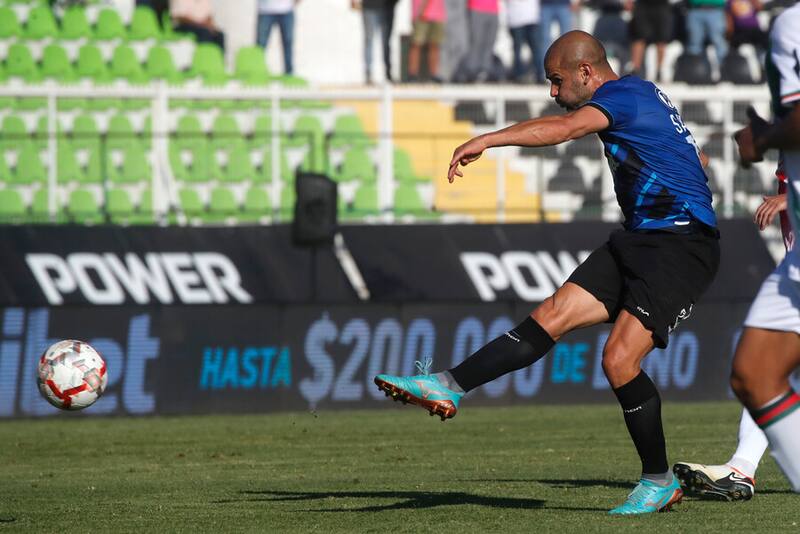 Sacha Sáez puede cambiar de equipo en el fútbol chileno. Foto: Aton.