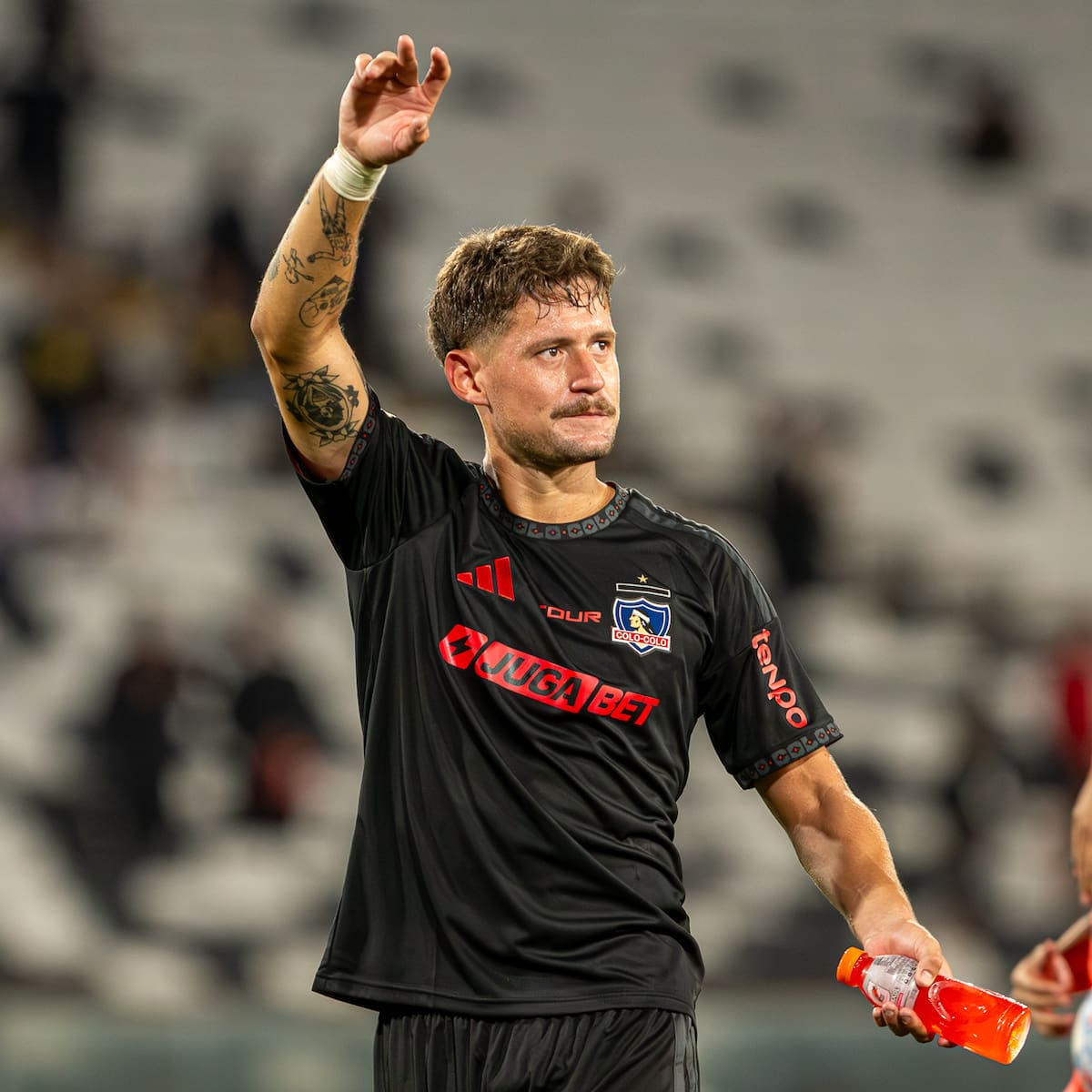 Fernando Ortiz mueve piezas en Colo Colo: el elegido para reemplazar a Joaquín Sosa ante Cobresal