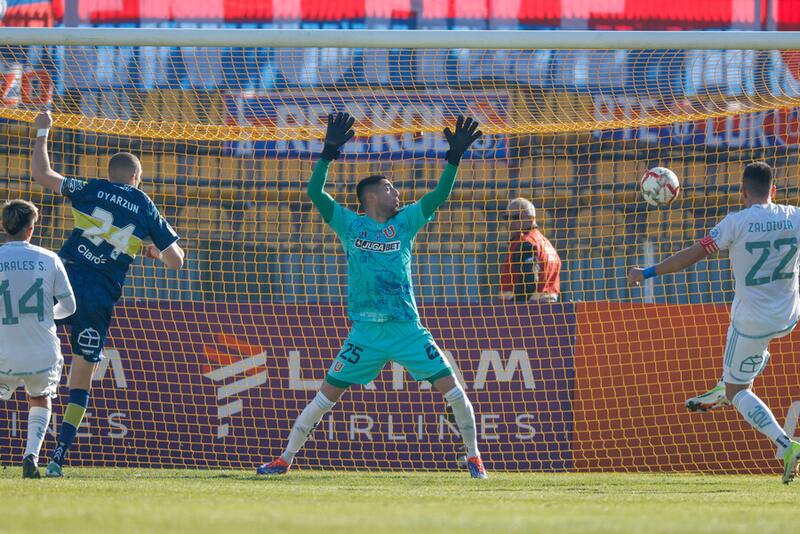 Universidad de Chile y Everton se han enfrentado tres veces en el año. Foto: Aton.