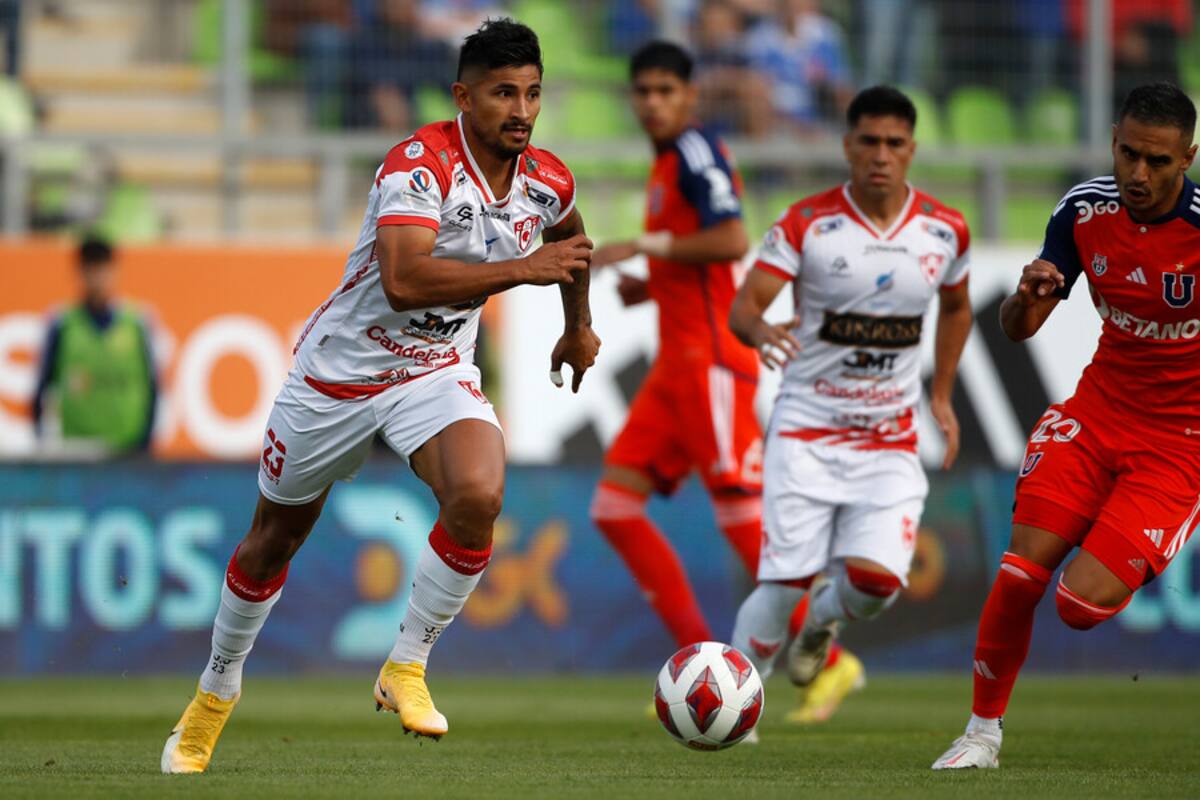 Juan Jaime jugando ante Universidad de Chile. Foto: Aton.