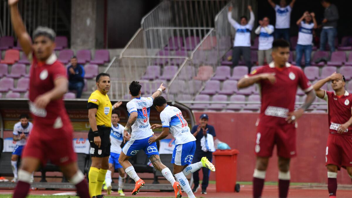 En contra del protocolo VAR: polémica jugada benefició a la UC ante Deportes La Serena