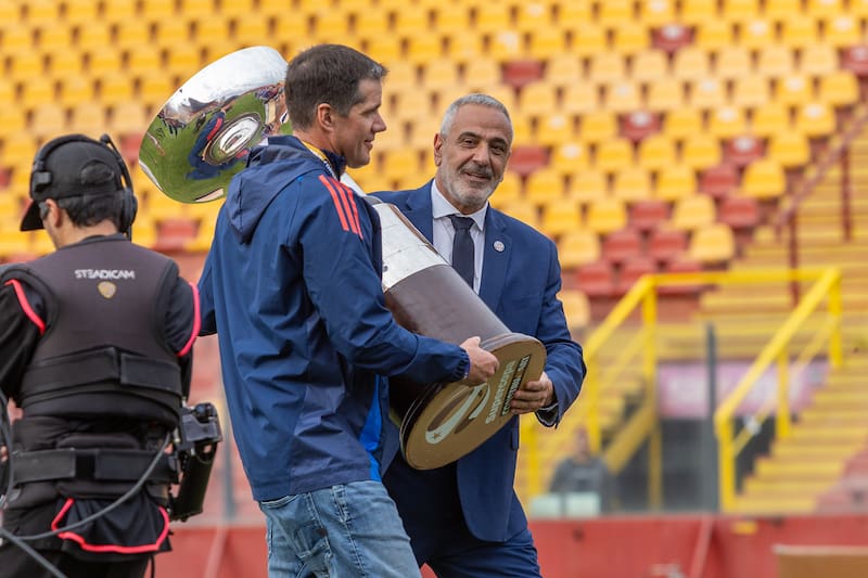 El viaje de Michael Clark y Pablo Milad a la sede de Conmebol en medio de la tensión entre la U y la ANFP. Foto: Felipe Escobedo