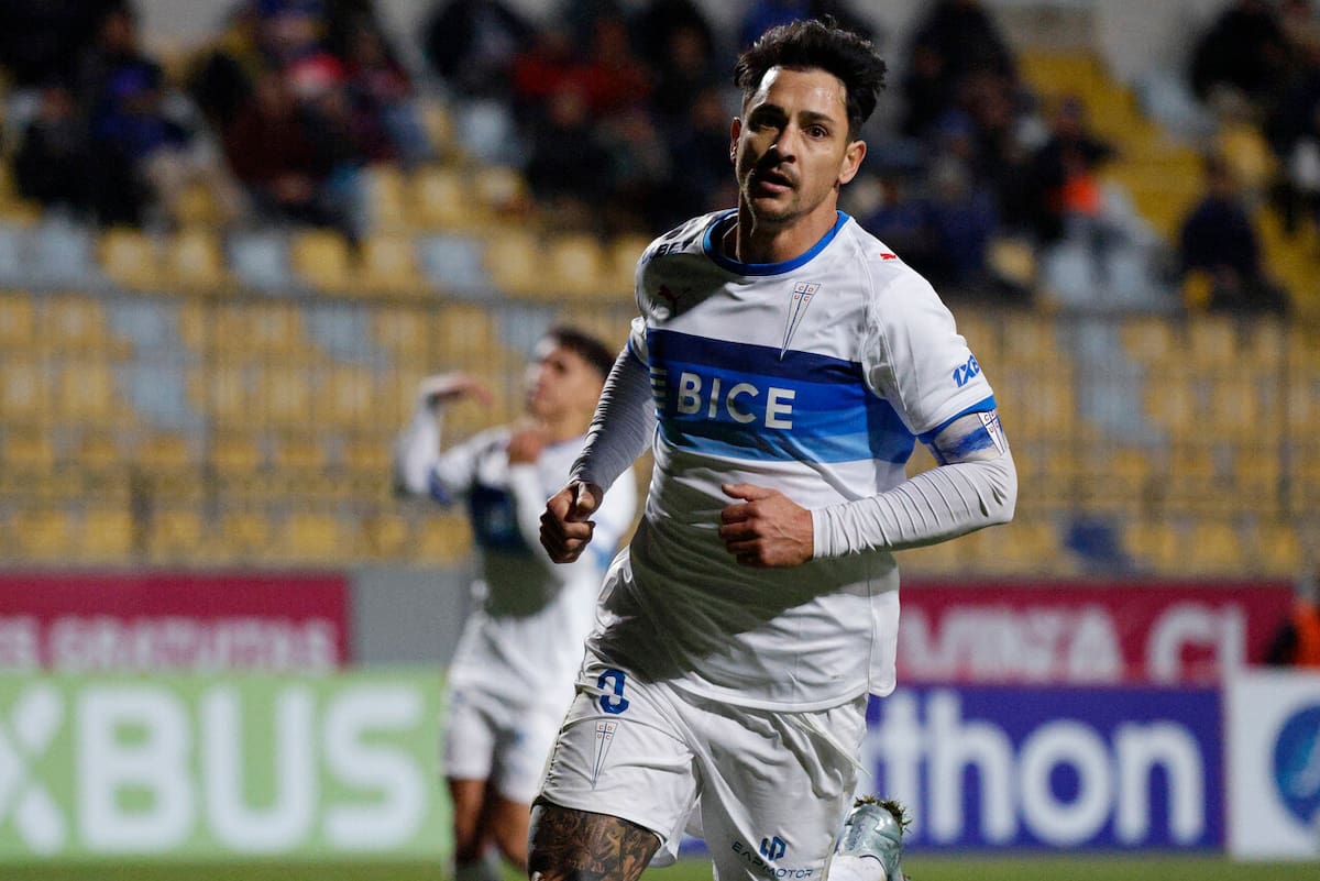 Universidad Católica fue letal en 45 minutos y se impuso con claridad a Everton en Copa Chile. Foto: Aton.
