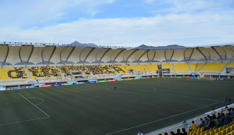 Estadio Lucio Fariña de Quillota podría albergar la localía de cuatro equipos del fútbol chileno.