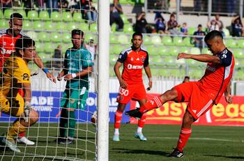 Hinchas de la U piden hacer un partido amistoso para ayudar a equipo del fútbol chileno