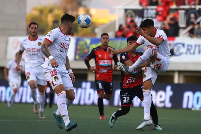 Unión Española toma medida desesperada con el fin de evitar el descenso. Foto: Aton.