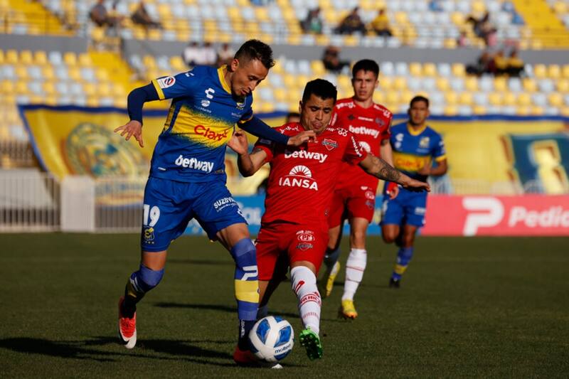 Pedro Sánchez fue uno de los futbolistas nacionales afectados por los incendios en la Quinta Región. Foto: Aton.