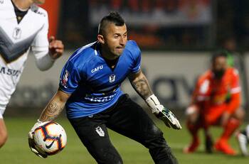 Histórico arquero que anunció su retiro: “No hice la carrera de Claudio Bravo, pero logré lo que muchos quisieron y pocos cumplieron”