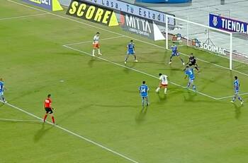 El increíble gol despilfarrado por Munder que salvó a la U: la armó como Maradona y definió como Higuaín