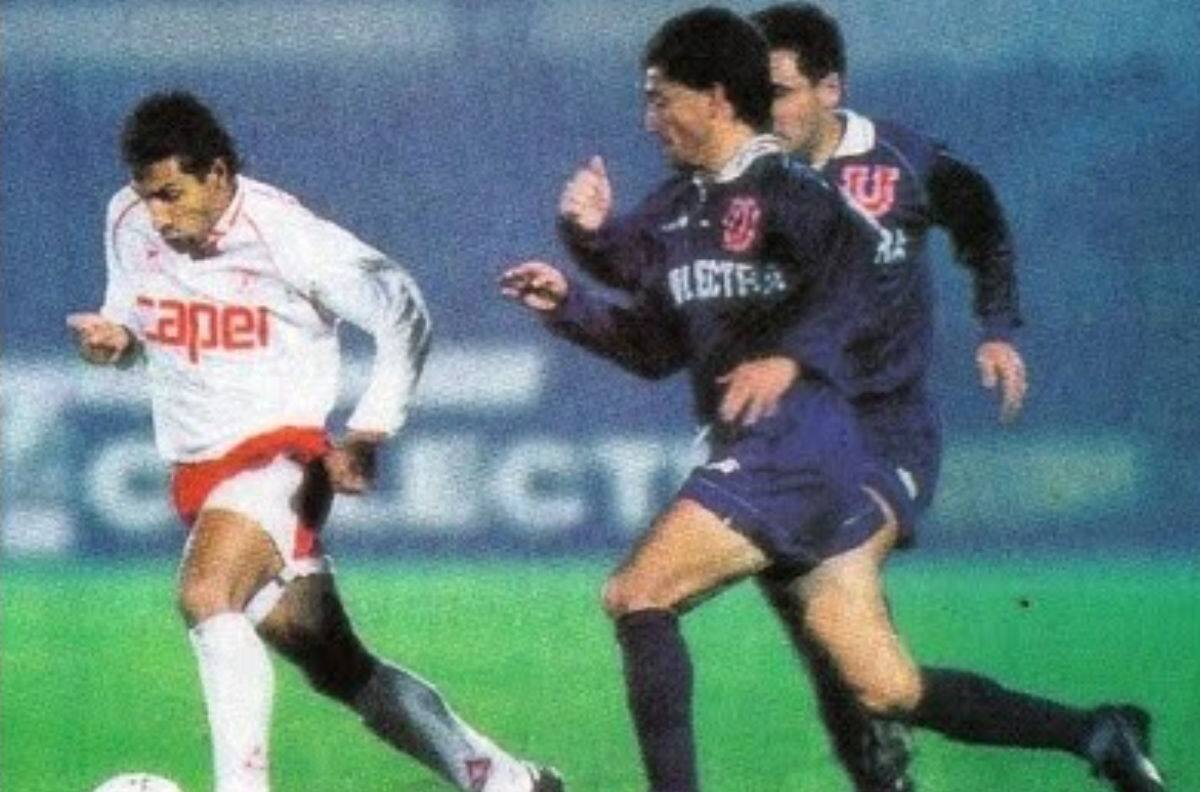 VIDEO | “Son muy jóvenes”: el recado noventero de Pelotazo a Colo Colo y la UC por quejarse de la cancha de Santa Laura