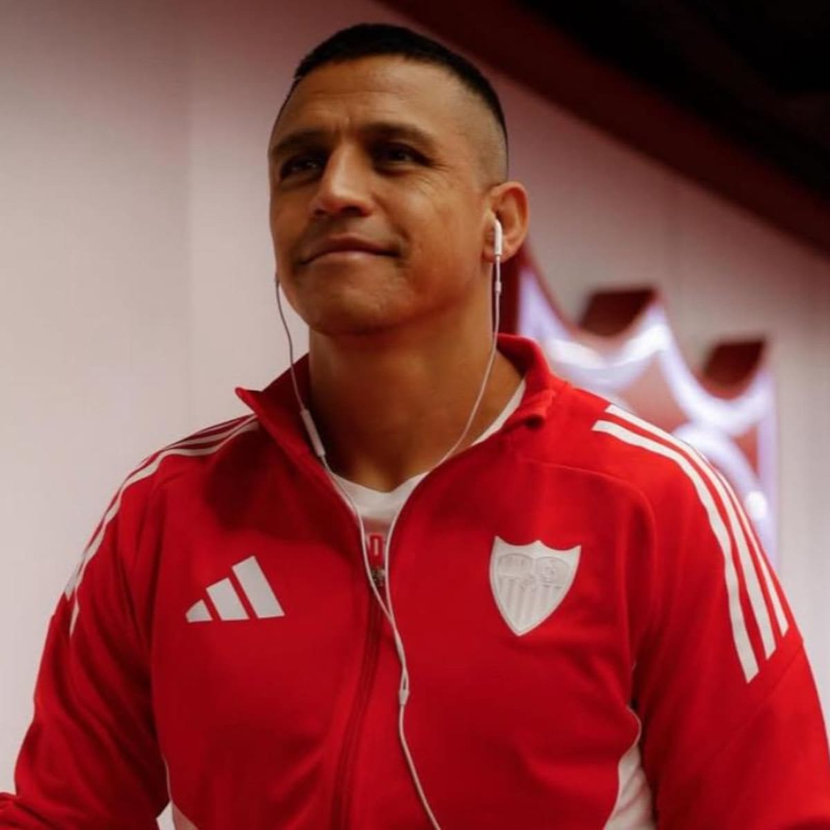 El millonario sueldo que Alexis Sánchez cobra en Europa y que Colo Colo y la U ya miran de reojo