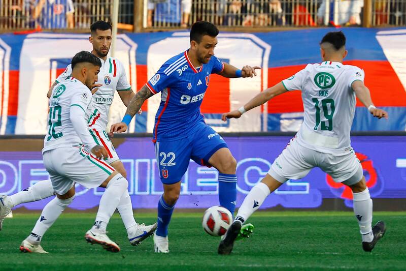 En la U hay incertidumbre con el partido ante Audax Italiano. Foto: Aton.