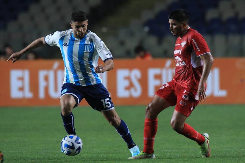 Maxi Romero, delantero de Racing Club, interesaría a clubes del fútbol chileno. Foto: Aton.