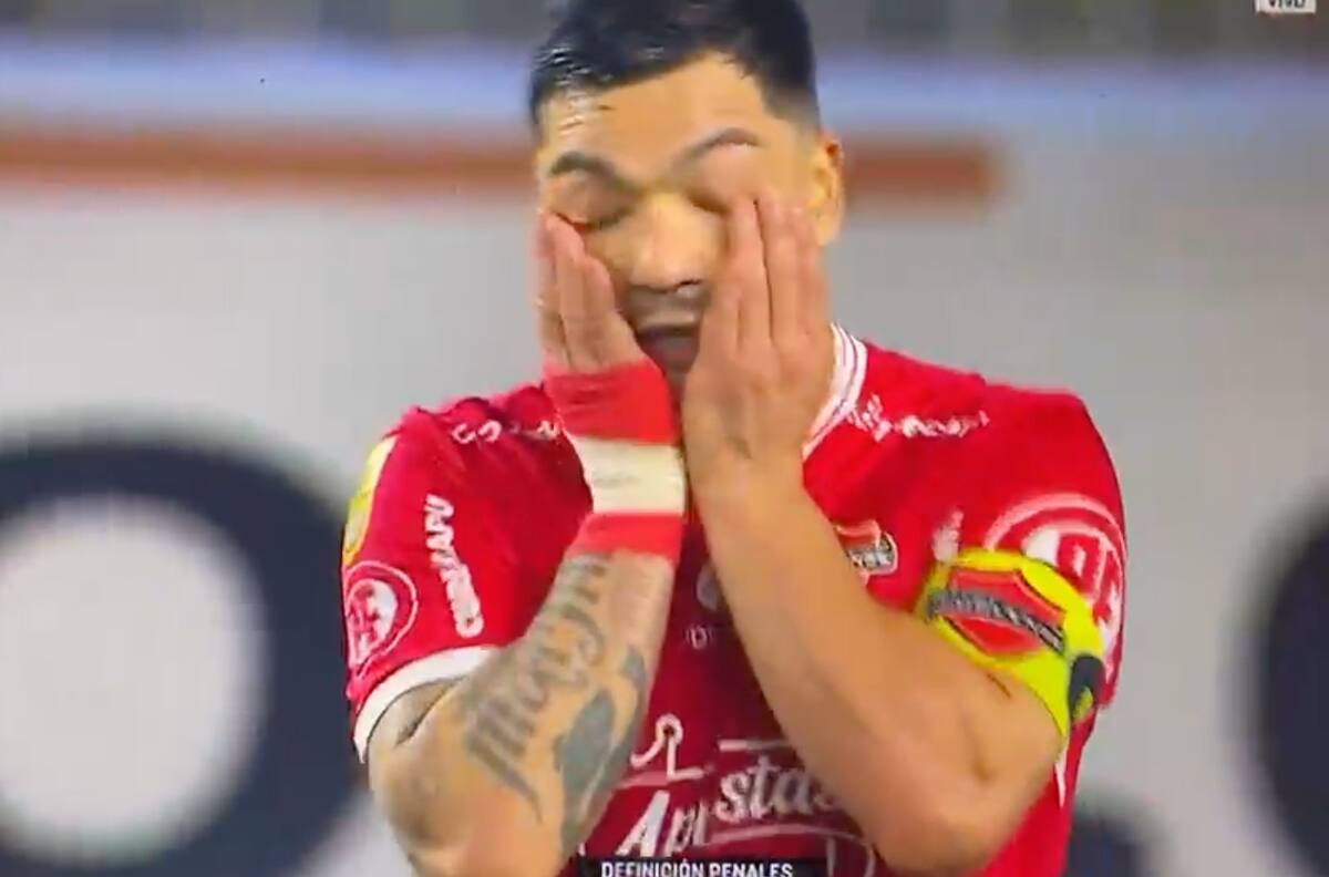 VIDEO | El insólito penal de Lorenzo Reyes que marcó la eliminación de Ñublense en la Copa de la Liga