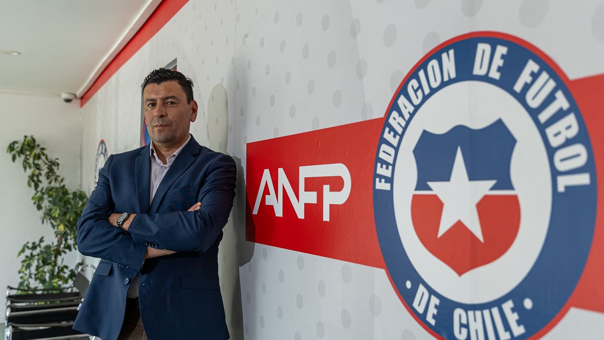 Alerta en Viña del Mar: Everton le exige a Roberto Tobar tras presión de la U contra el arbitraje